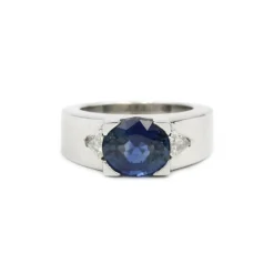 Bague or blanc, saphir, diamants