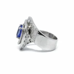 Bague or blanc, saphir, diamants