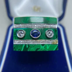 Bague or blanc, saphir, diamants