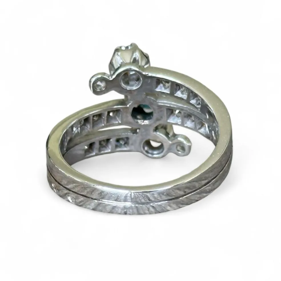 Bague or blanc, saphir, diamants
