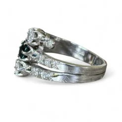 Bague or blanc, saphir, diamants