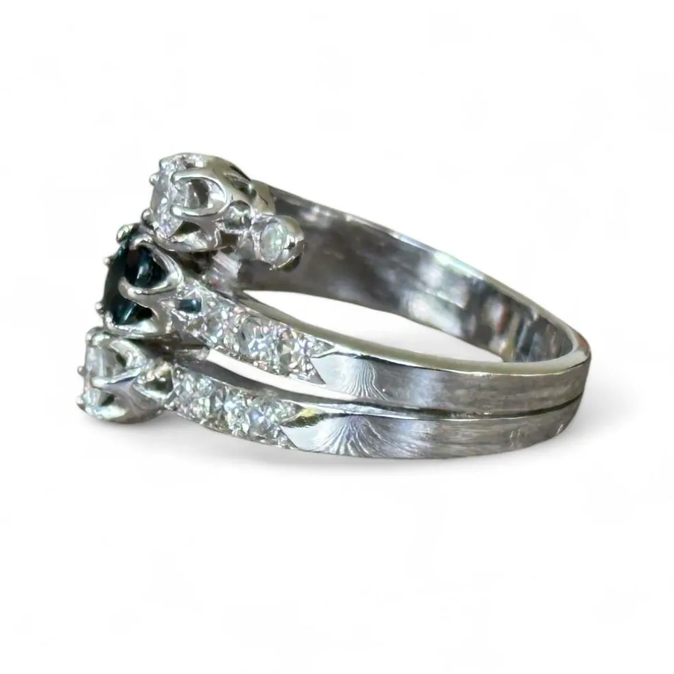 Bague or blanc, saphir, diamants
