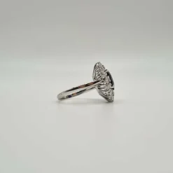 Bague or blanc, saphir et diamants