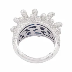 Bague or blanc, saphir et diamants.