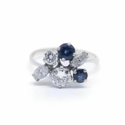 Bague or blanc, saphirs, diamants