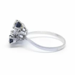 Bague or blanc, saphirs, diamants