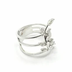Bague or blanc sertie de diamants naturels