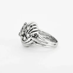 Bague or blanc sertie de diamants naturels