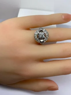 Bague or blanc sertie de diamants, époque 1900/1930
