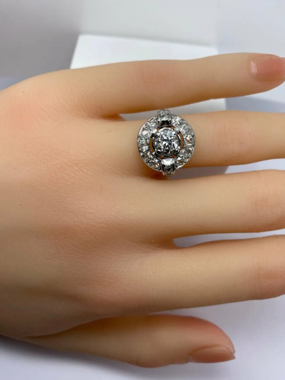 Bague or blanc sertie de diamants, époque 1900/1930
