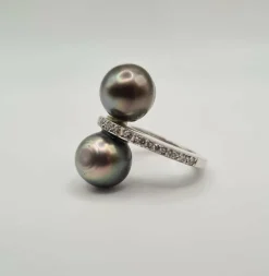 Bague or blanc sertie de perles Tahiti et diamants