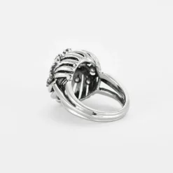 Bague or blanc sertie de diamants naturels