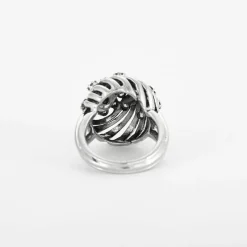 Bague or blanc sertie de diamants naturels