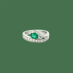 Bague or blanc sertie d’une émeraude poire et diamants