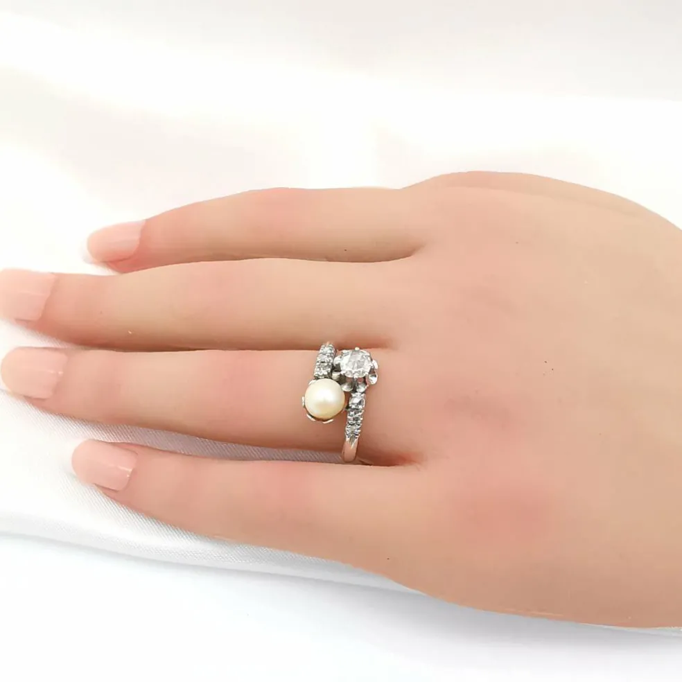 Bague or blanc toi & moi diamants et perle