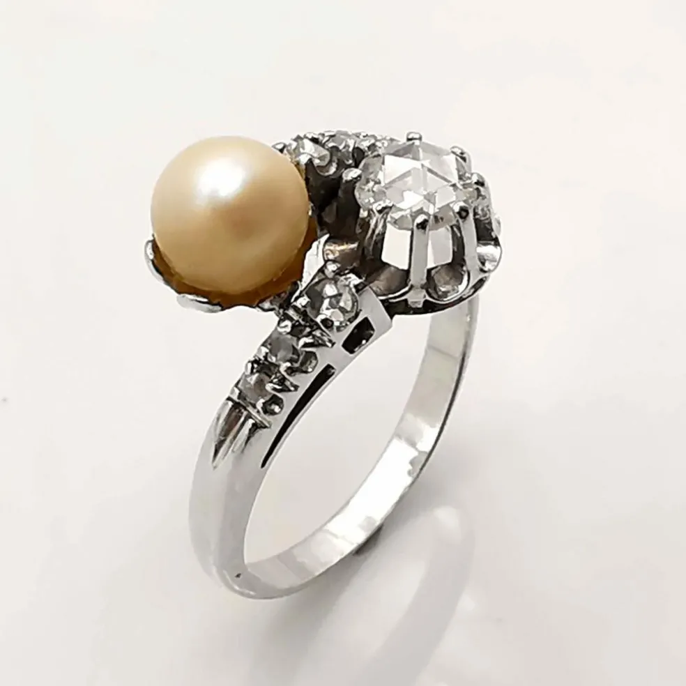 Bague or blanc toi & moi diamants et perle