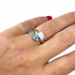 Bague or blanc tourmalines bleue et jaune