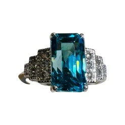 Bague or blanc Zyrcon Bleu naturel 4.60 carats et diamants