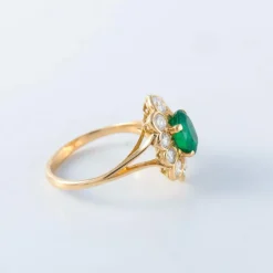 Bague or, diamants et émeraude