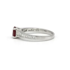 Bague or, diamants, rubis