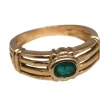 Bague or et émeraude