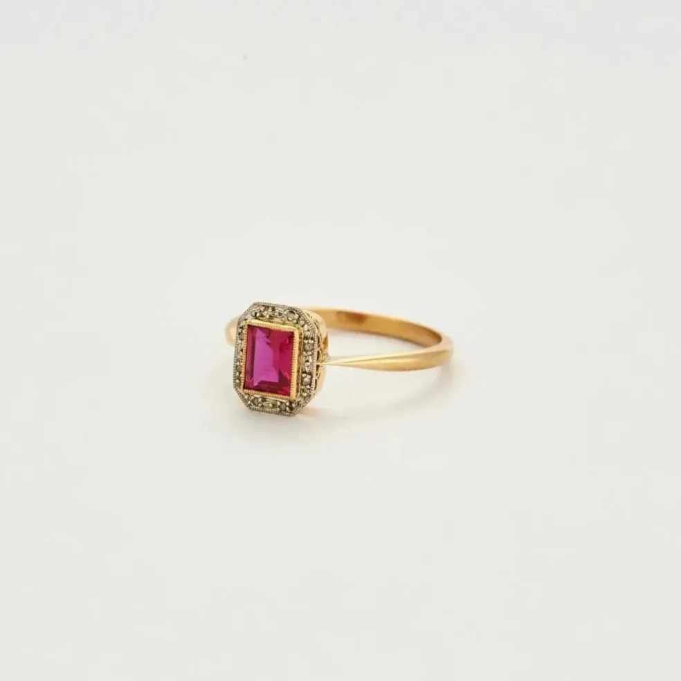 BAGUE OR ET PIERRE ROSE
