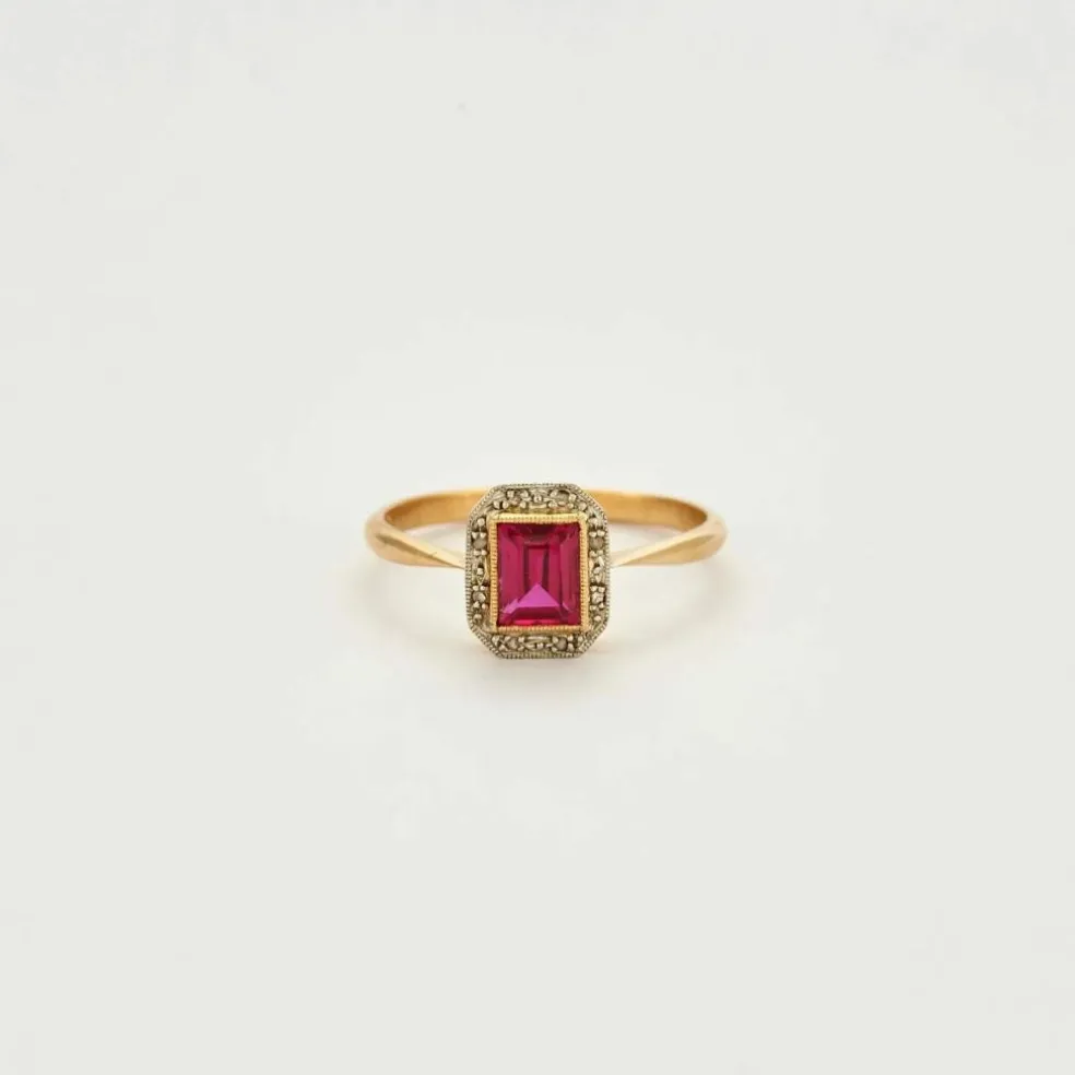 BAGUE OR ET PIERRE ROSE