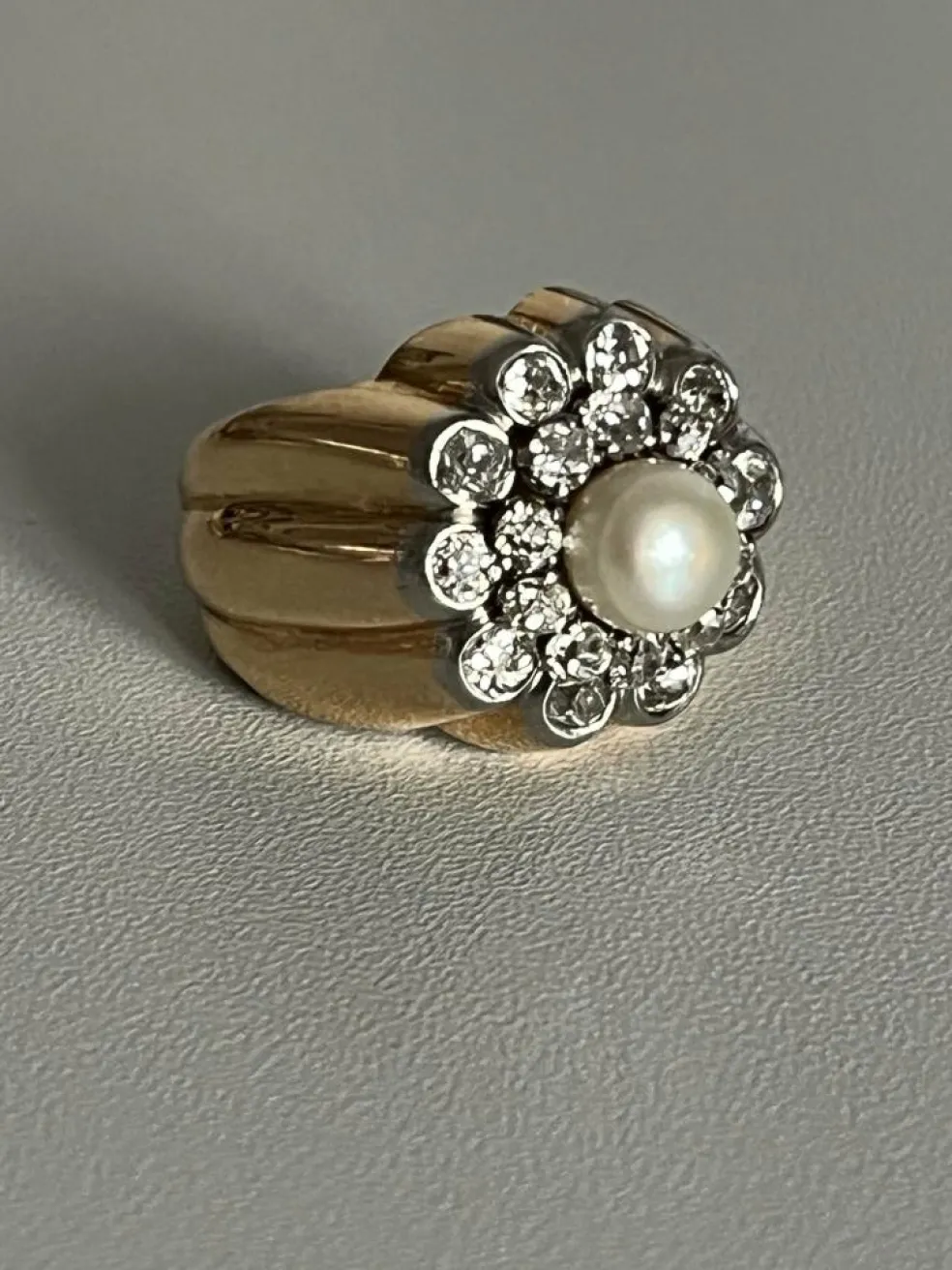 Bague Or Godronné Perle Diamants