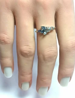 Bague or gris, aigue marines, saphirs