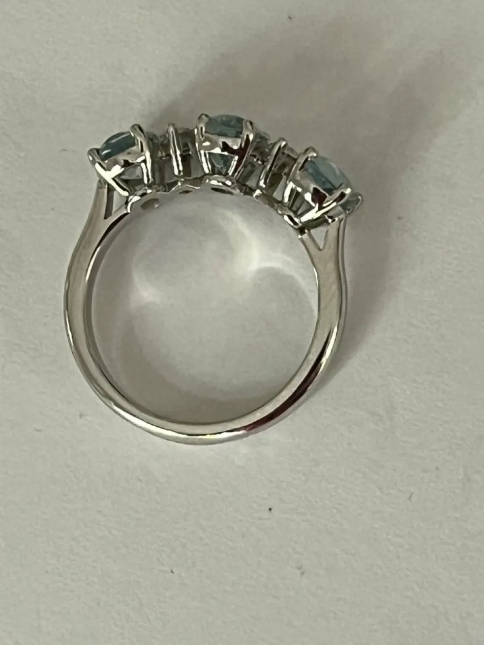 Bague or gris aigues-marines diamants