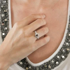 Bague or gris diamant brun et diamants