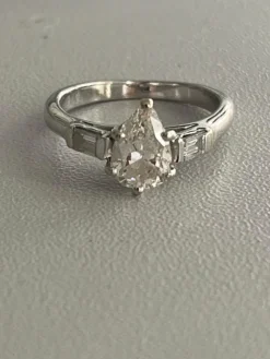 Bague Or Gris Diamant Taille Poire