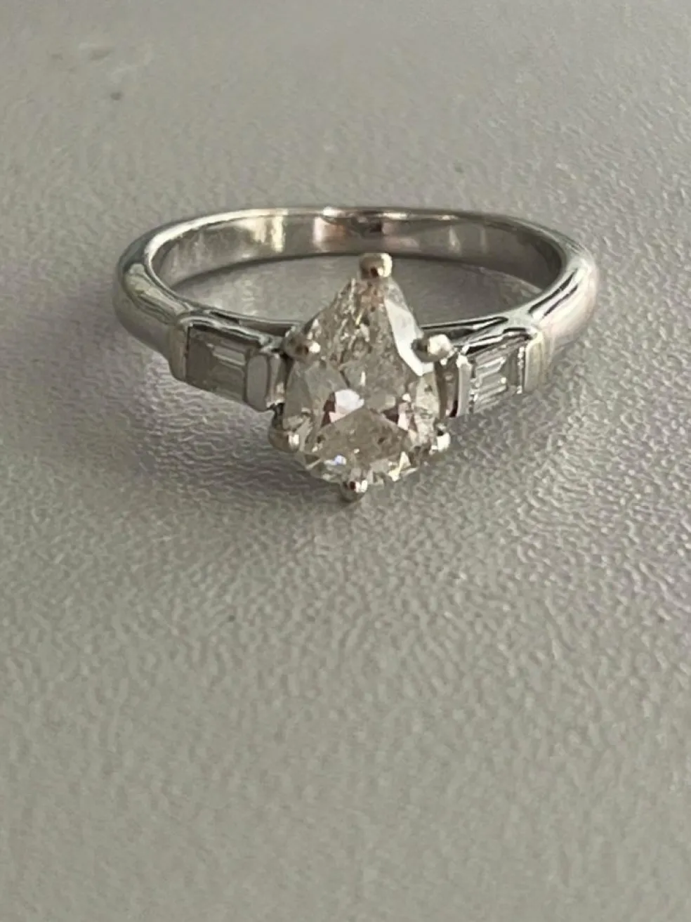 Bague Or Gris Diamant Taille Poire