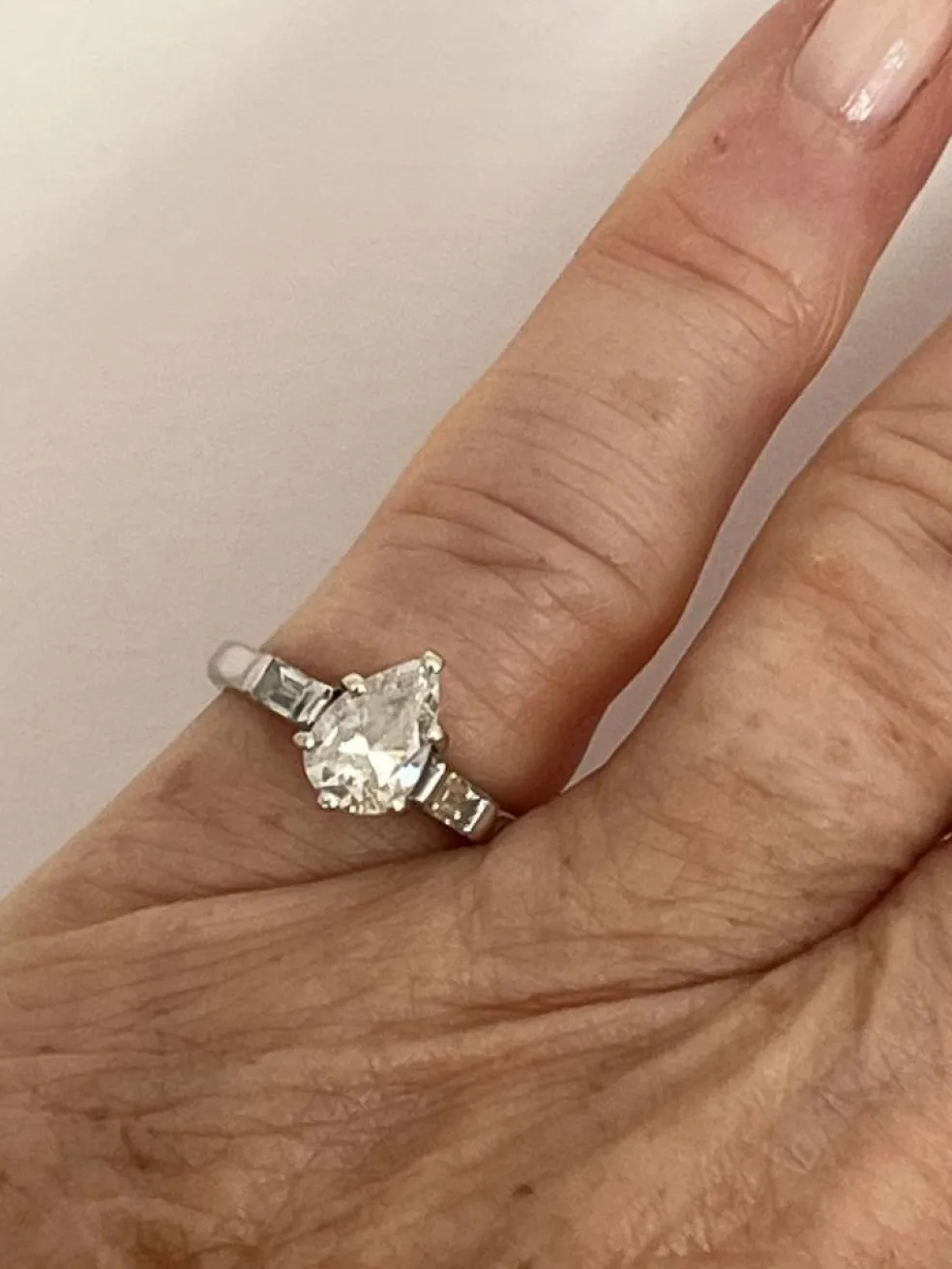 Bague Or Gris Diamant Taille Poire