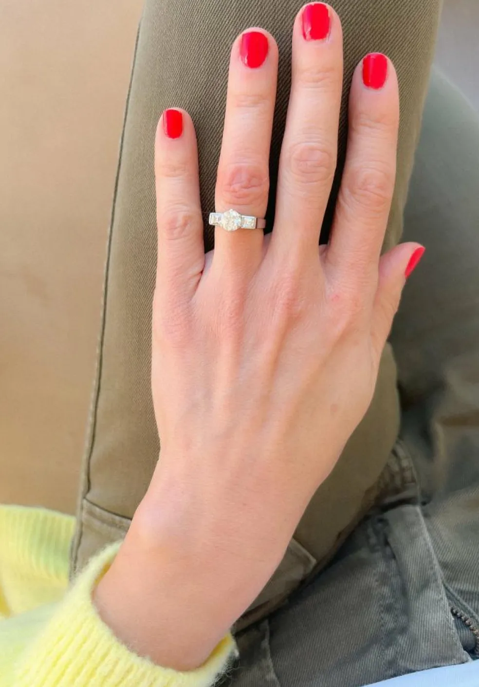 Bague or gris, diamants