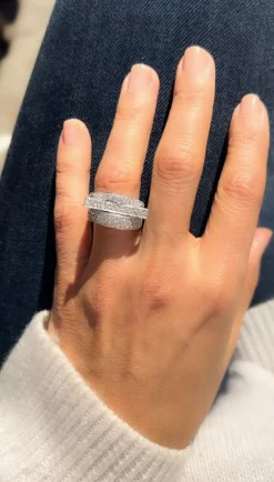 Bague or gris, diamants