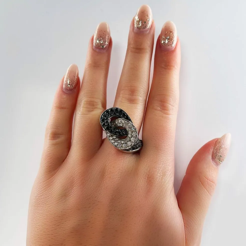 Bague Or Gris, Diamants Blancs et Noirs