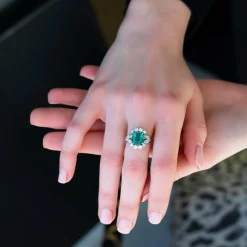 Bague Or Gris, Emeraude de Colombie et Diamants