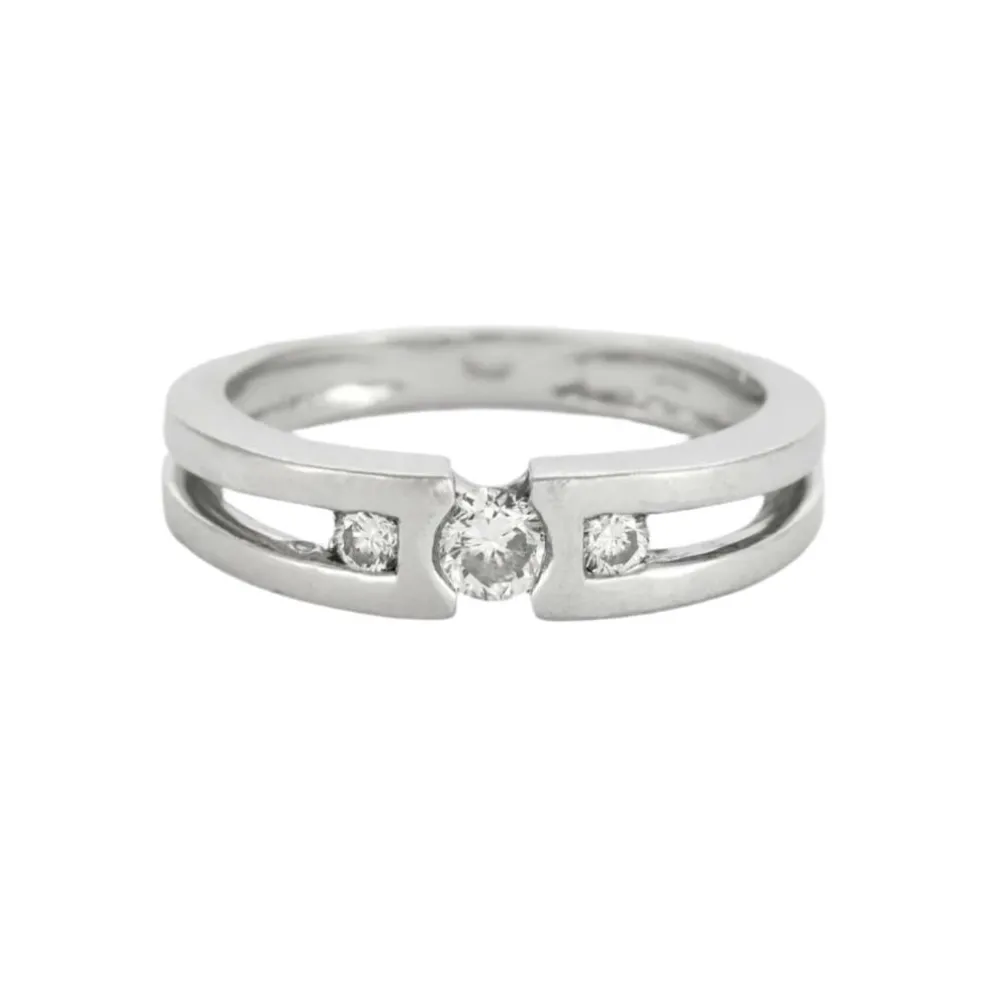 Bague or gris et diamants