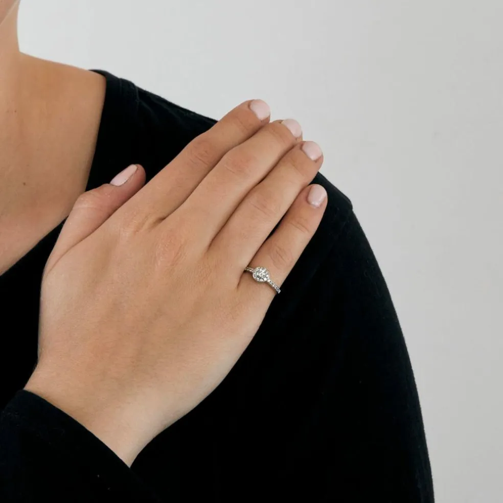 Bague or gris et diamants