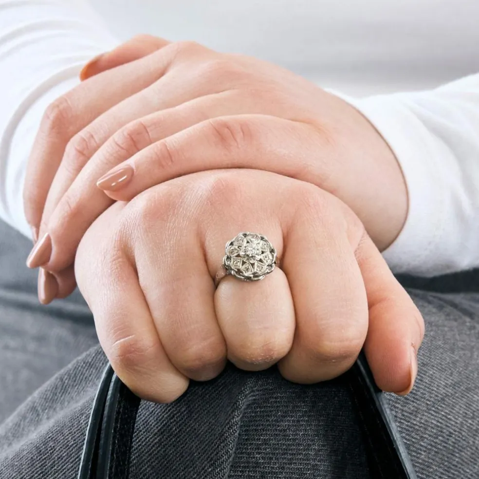 Bague or gris et diamants