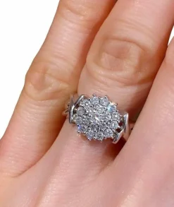 Bague or gris et diamants