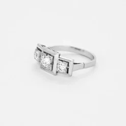 Bague or gris et diamants