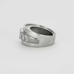 Bague or gris et diamants