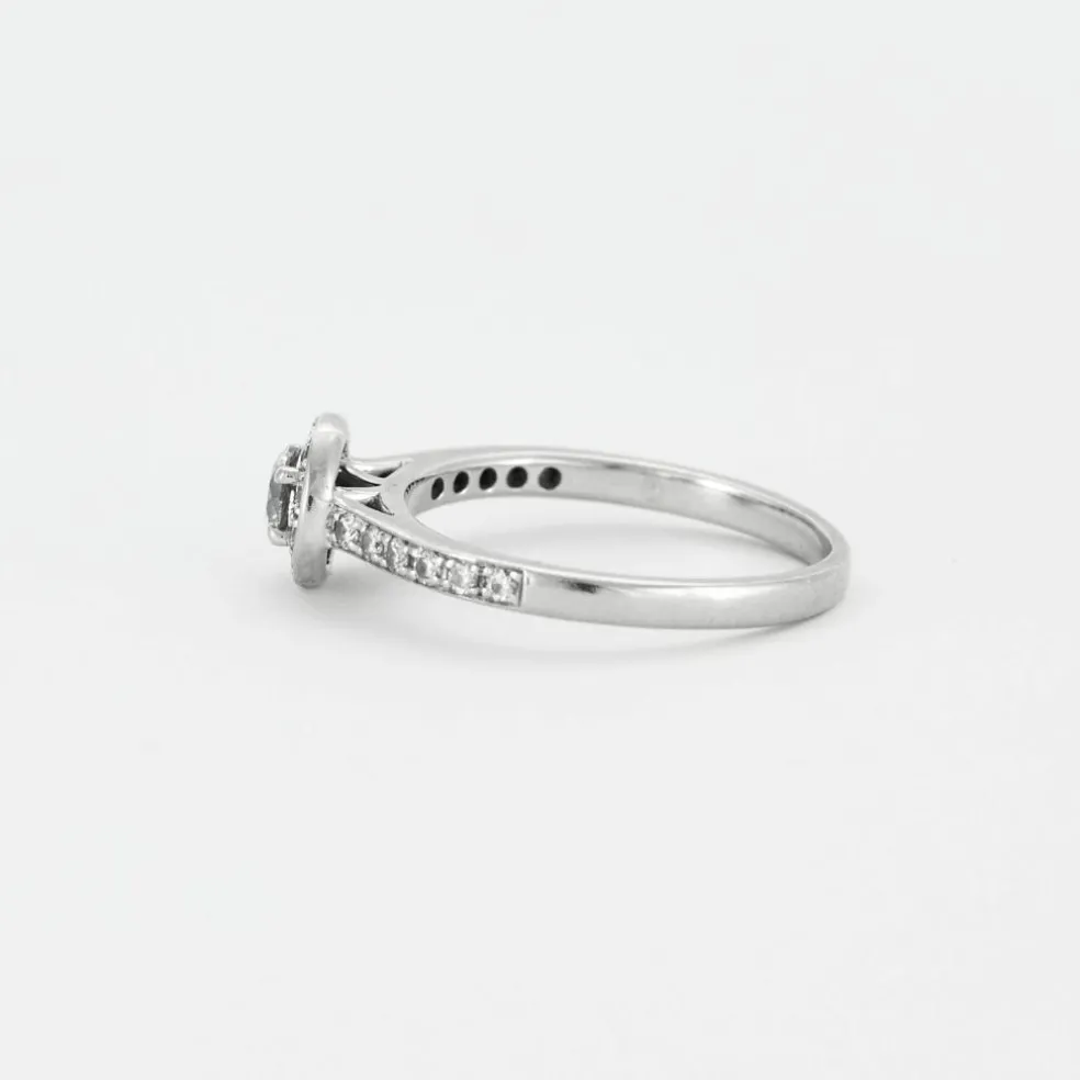 Bague or gris et diamants