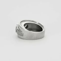 Bague or gris et diamants