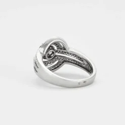 Bague or gris et diamants