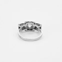 Bague or gris et diamants