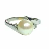 Bague or gris perle et diamants