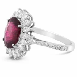 Bague or gris rubis diamants